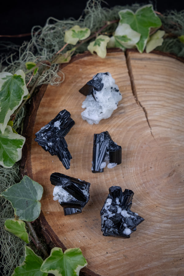 Tourmaline Quartz Raw Crystal Mini Specimen, Powerful Energy Gemstone, Black Tourmaline in Quartz Healing Stone for Protection and Clarity
