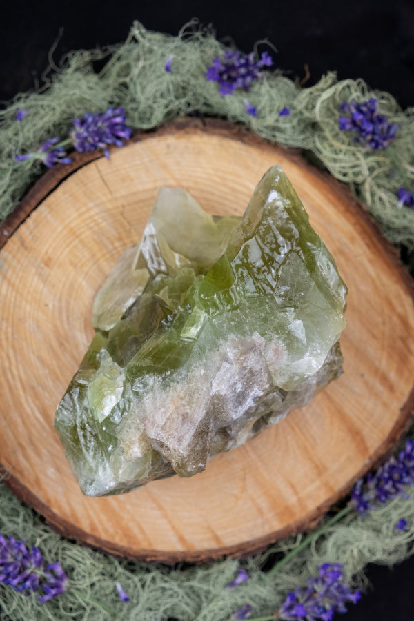 Green Calcite, Heart Healing Stone, Emotional Balance Crystal, Gentle Soothing Gem for Calming Energy and Renewal