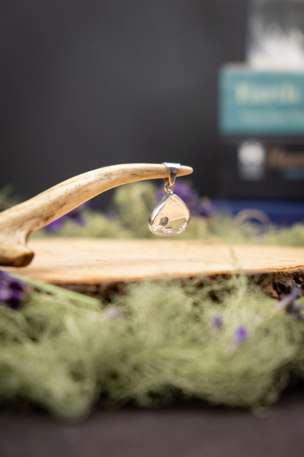 Herkimer Diamond Pendant in Sterling Silver, Clear Quartz Crystal Gem with Exceptional Clarity, High Grade Raw Stone Jewellery
