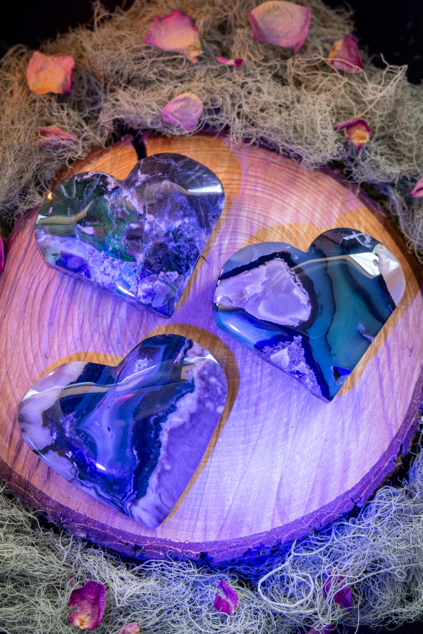 Volcano Agate Heart Crystal Stone, Natural UV Reactive Gem, Healing and Grounding Energy