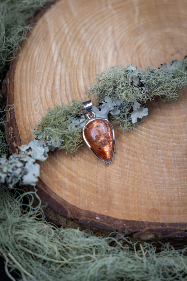 Exceptional Grade Sunstone Silver Pendant, Rainbow Sparkling Gemstone from India, Highest Quality Healing Crystal Jewellery