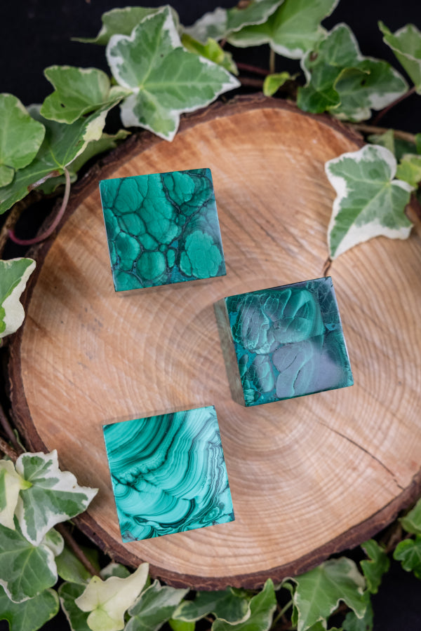 Malachite Crystal Cube, Balancing and soothing crystal, Transformation crystal, Detoxifying gemstone, Green and black crystal freeform.