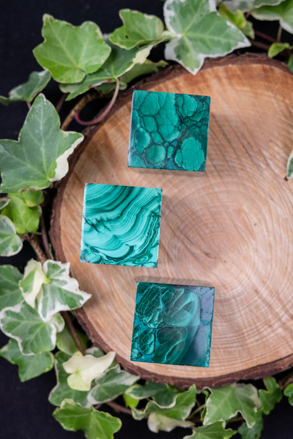 Malachite Crystal Cube, Balancing and soothing crystal, Transformation crystal, Detoxifying gemstone, Green and black crystal freeform.