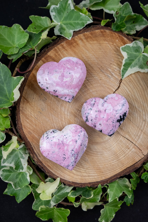 Rhodonite Heart Crystal from Peru, Pale Pink Stone for Heart Healing, Emotional Balance, Love and Compassion Energy