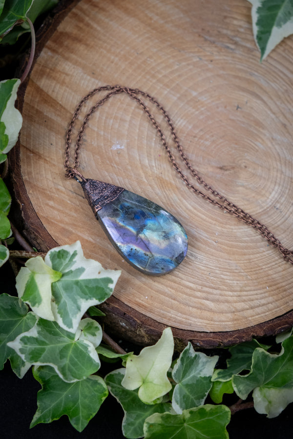 Blue and Purple Labradorite Necklace, Crystal Gemstone Pendant, Copper Healing Stone Jewellery, Spiritual Energy Talisman