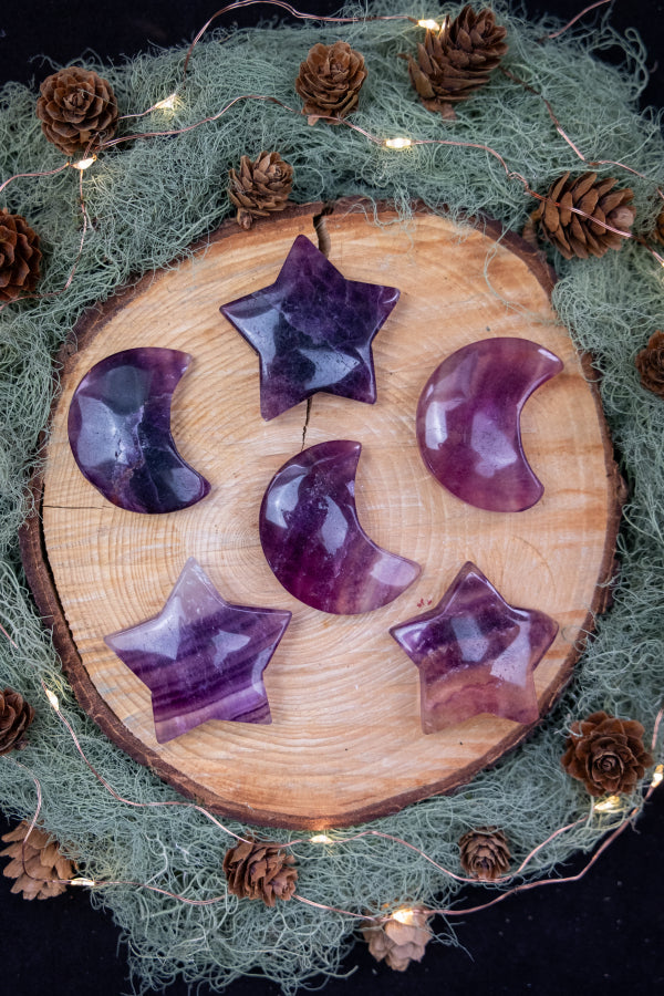 Purple Fluorite Moon Crystal, Calming Gemstone Moon Carving for Focus, Intuition, and Spiritual Clarity, Fluorite Stone Gift