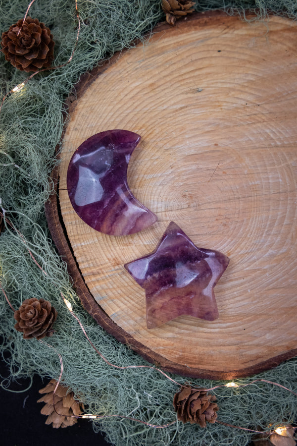 Purple Fluorite Moon Crystal, Calming Gemstone Moon Carving for Focus, Intuition, and Spiritual Clarity, Fluorite Stone Gift