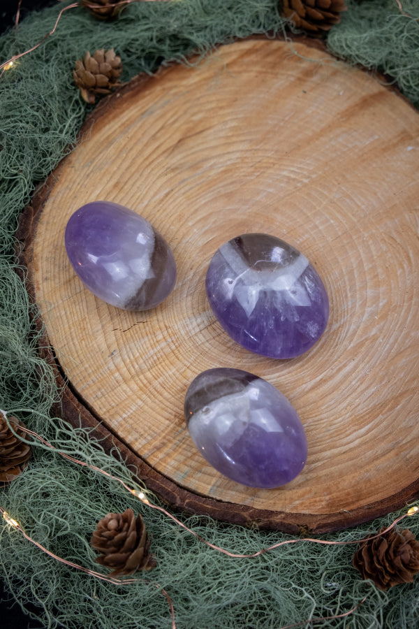 Amazez Crystal Palm Stone, Amethyst Smokey Quartz Stone, Emotional Healing Gem, Spiritual Protection, High Vibration Madagascar Crystal (Copy)