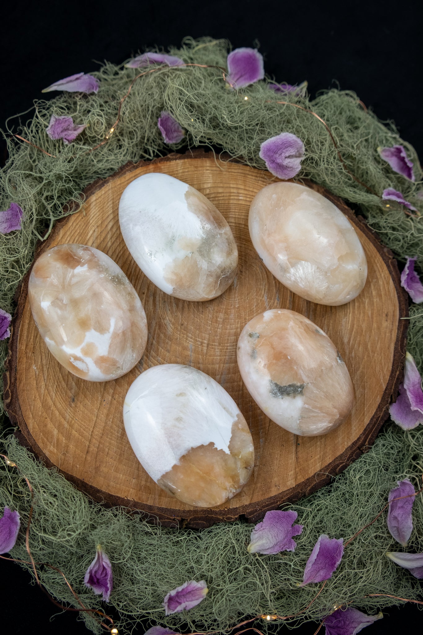 Scolecite Palm Stone