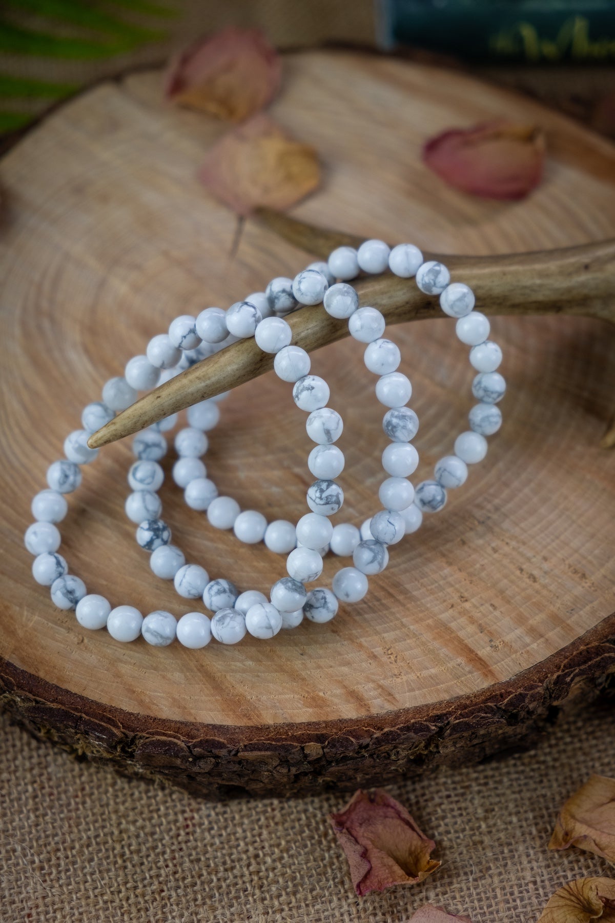 Howlite crystal bracelet, Crystal for calm, Soothe an overactive mind, anxiety, Panic attack support