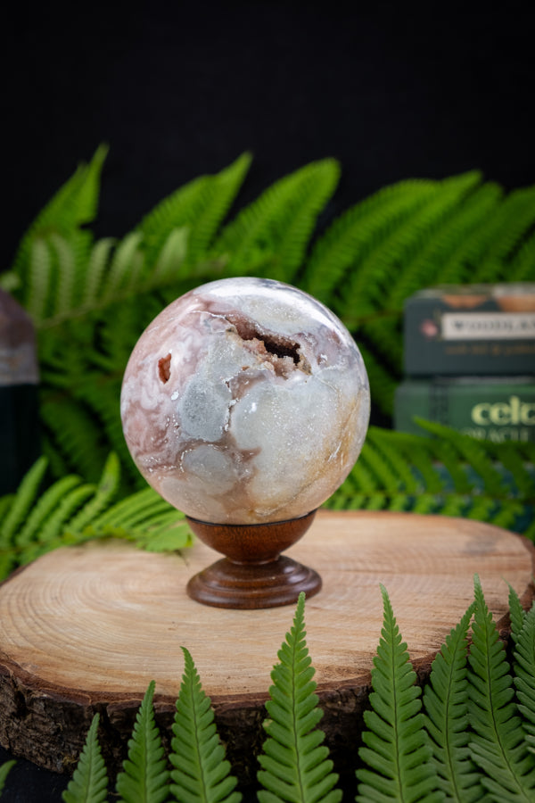 Crystal holders (small) in Oak wood or Mahogany, Hand turned wood, Sustainable wood stand, Artisan maker, Local Craftsmanship