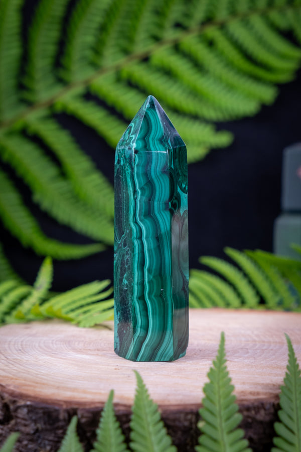 Malachite Crystal Point, a crystal to balance soothe and detoxify. Transformation crystal. A+ grade
