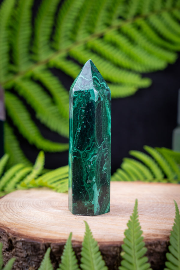 Malachite Crystal Point, a crystal to balance soothe and detoxify. Transformation crystal. A+ grade