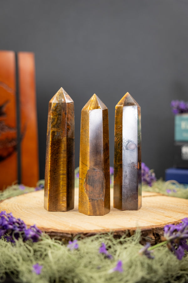 Tigers Eye crystal point, Crystal for Courage, Gemstone for Balance, Willpower and Grounding