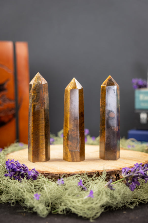 Tigers Eye crystal point, Crystal for Courage, Gemstone for Balance, Willpower and Grounding