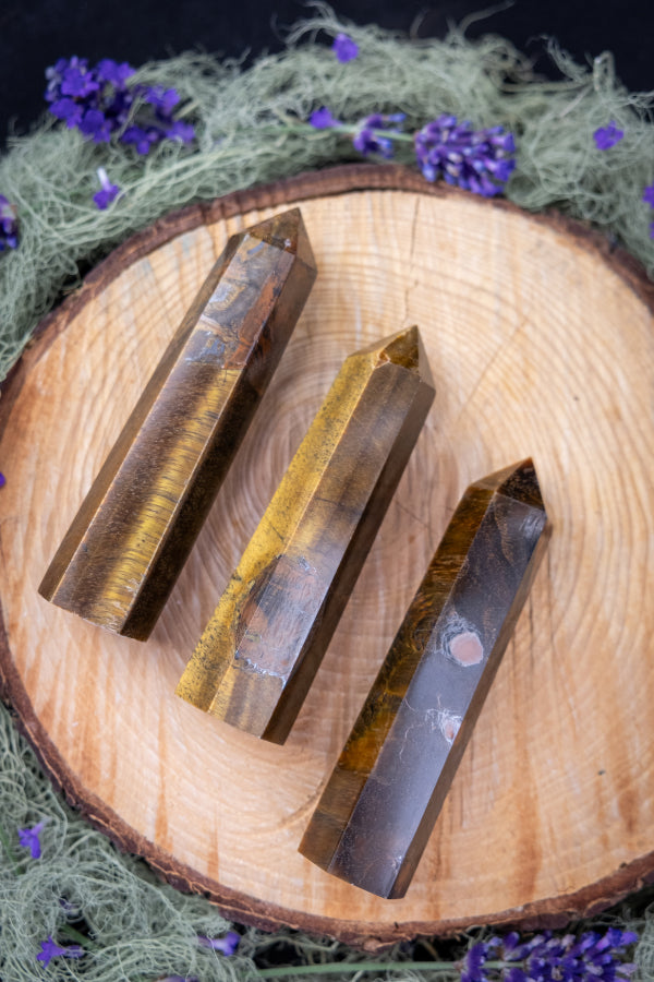 Tigers Eye crystal point, Crystal for Courage, Gemstone for Balance, Willpower and Grounding