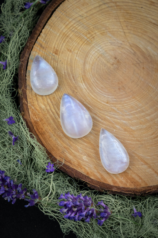 High Grade White Moonstone Cabochon, Tear Drop Crystal Gemstone with Blue Flash for Feminine Energy, Intuition and New Beginnings