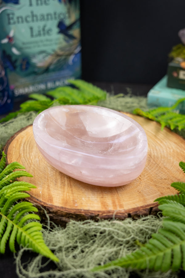 Rose Quartz Bowl for Love, Calm and Heart Healing, Crystal Gemstone Carved Bowl, High Grade Rose Quartz Offering Stone