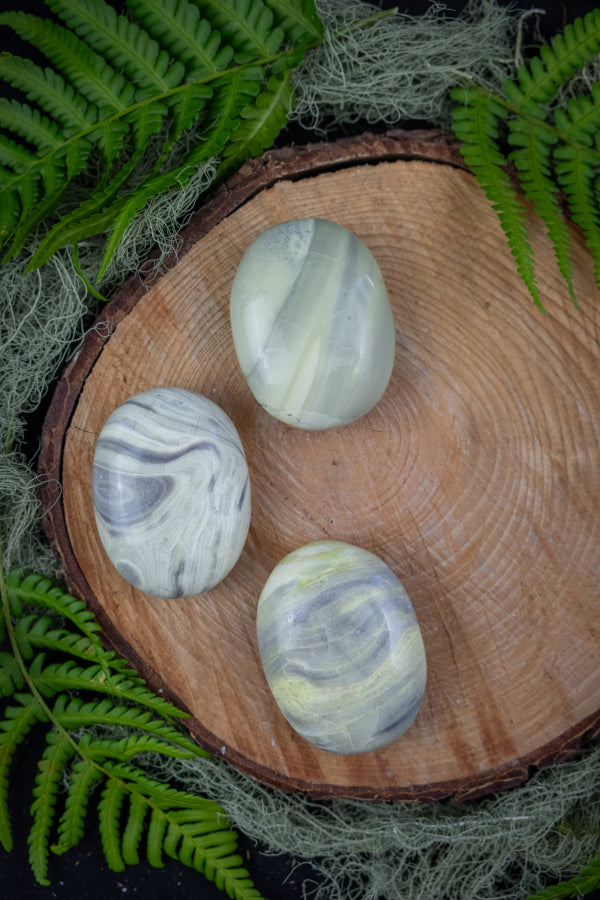 Infinite Stone Palm Stone from India, Soothing Serpentine and Chrysotile Crystal for Healing, Energy Cleanse and Deep Rest Stone
