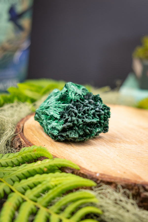 Raw Malachite Crystal, Natural Green Malachite Stone for Heart Healing, Protection and Transformation, Raw Gemstone for Energy Work