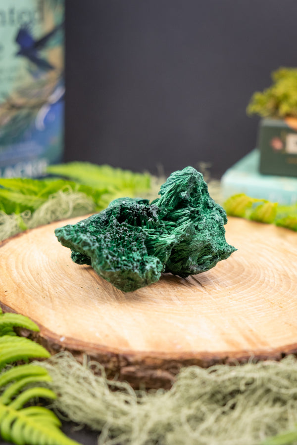 Raw Malachite Crystal, Natural Green Malachite Stone for Heart Healing, Protection and Transformation, Raw Gemstone for Energy Work