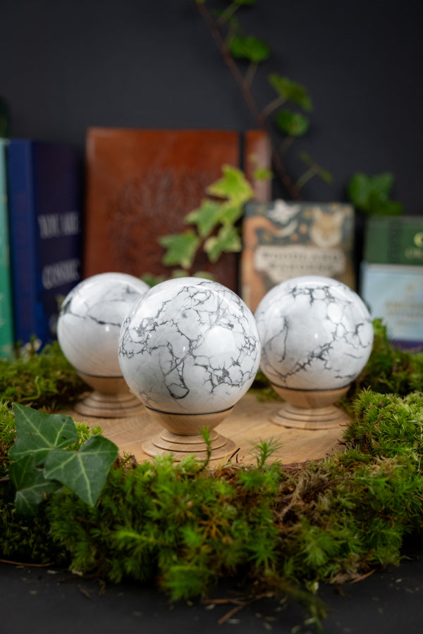 Howlite Crystal Sphere, Calming crystal, Soothing gemstone, Reduce anxiety, Ease tension, Promote peaceful sleep, Absorb negative energy.