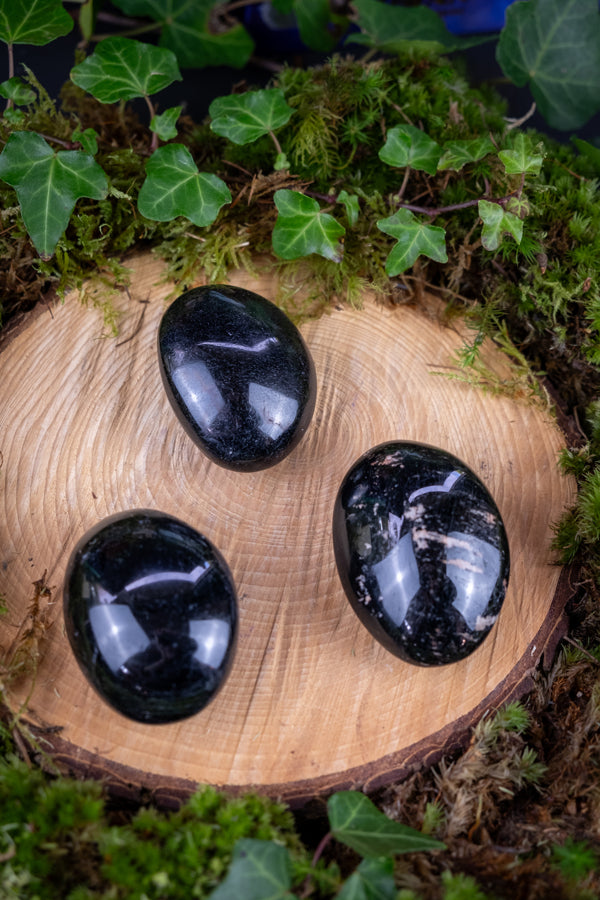 Black Tourmaline Crystal Palm Stone, Polished tourmaline, Purifying, protective and grounding crystal, EMF protection, Perfect for pockets.