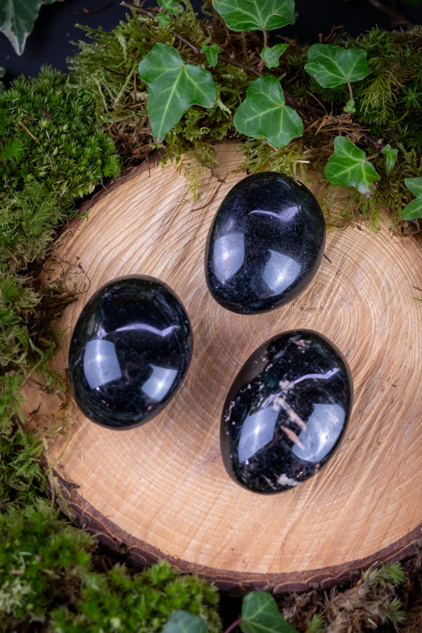 Black Tourmaline Crystal Palm Stone, Polished tourmaline, Purifying, protective and grounding crystal, EMF protection, Perfect for pockets.