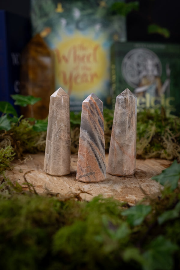 Natural Moonstone Crystal Point, Divine Feminine, Crystal for love, fertility, intuition, magic, protection and hope. Gift for her.