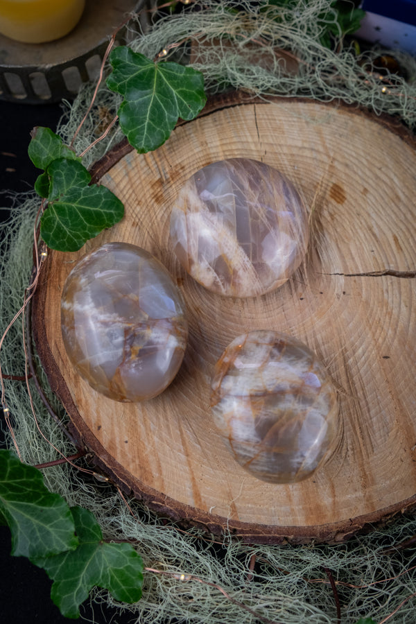 Peach Moonstone Palm Stone, Soothing Crystal for Intuition, Divine Feminine Energy, Emotional Healing & New Beginnings