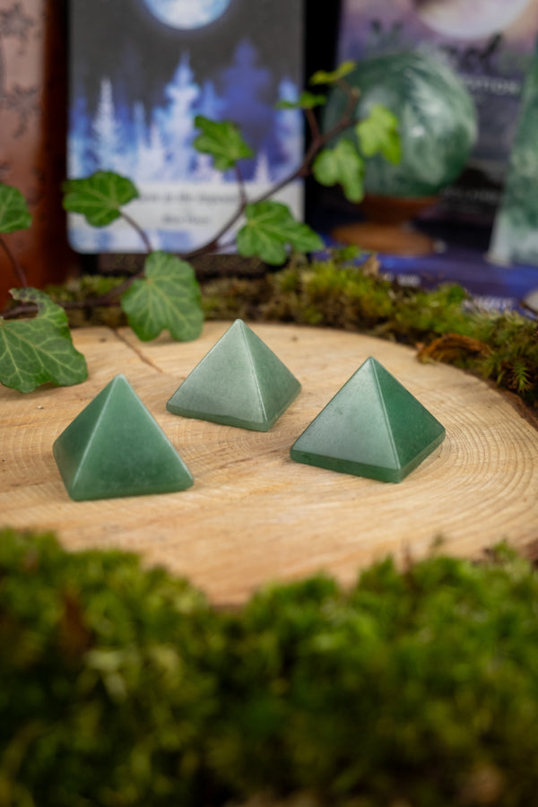 Green Aventurine Crystal Pyramid for Abundance, Heart Healing, Luck, Manifestation, Calm Energy, Prosperity, Growth Stone