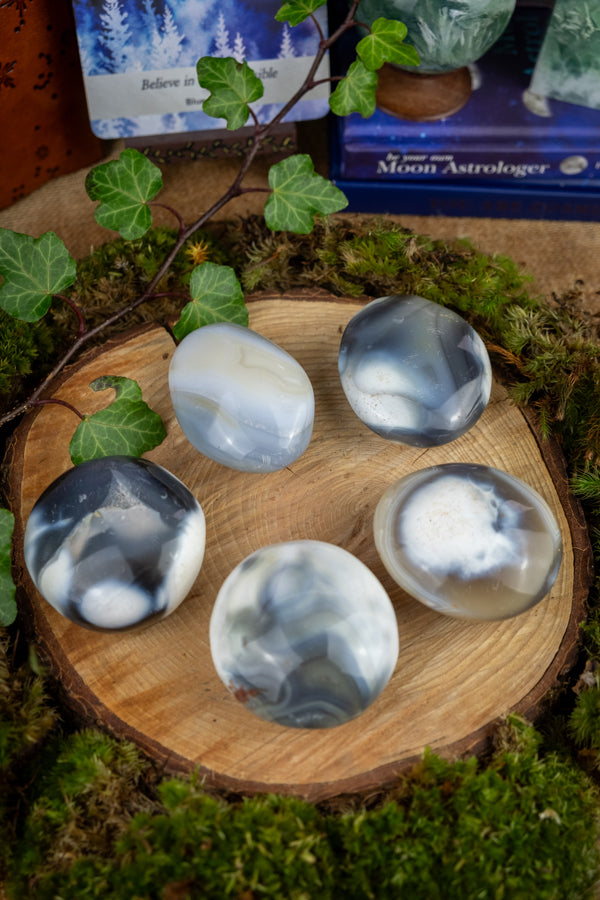 Orca Agate Palm Stone, Ocean crystal, crystal for healing, gemstone for forgiveness, communication crystal, throat chakra, Sea lover gift