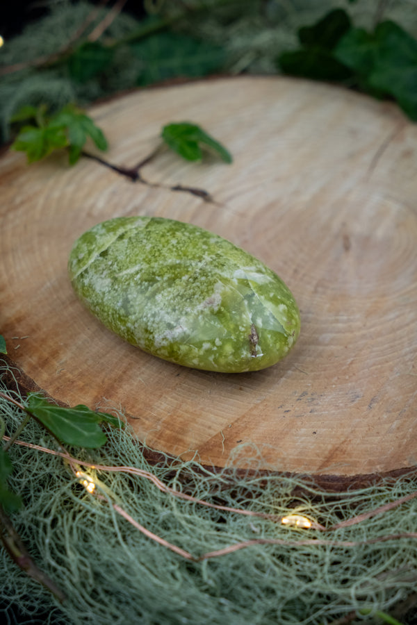Serpentine Palm Stone, Serpentine Crystal, Polished Green Healing Gem, Serpentine Worry Stone, Kundalini Activation Stone