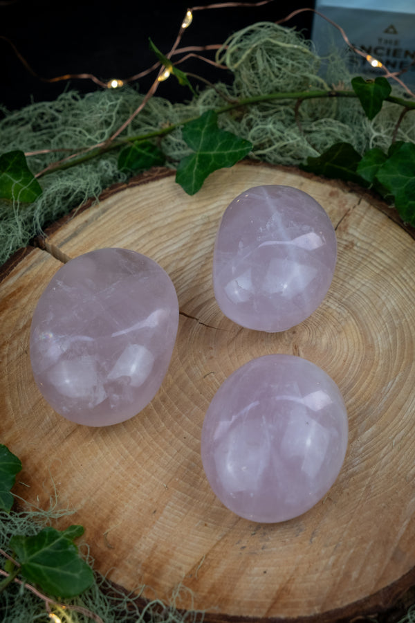 Rose Quartz galets, Pink gemstone palmstone, Crystal for love.