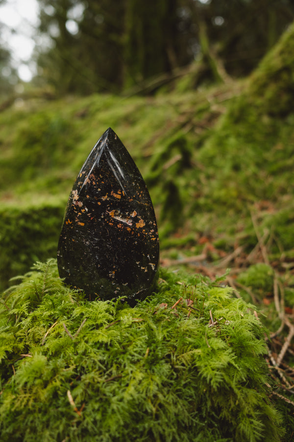 Black Tourmaline with Hematite crystal, Purify and protect your home, Grounding crystal, EMF protection, Absorb negativity.