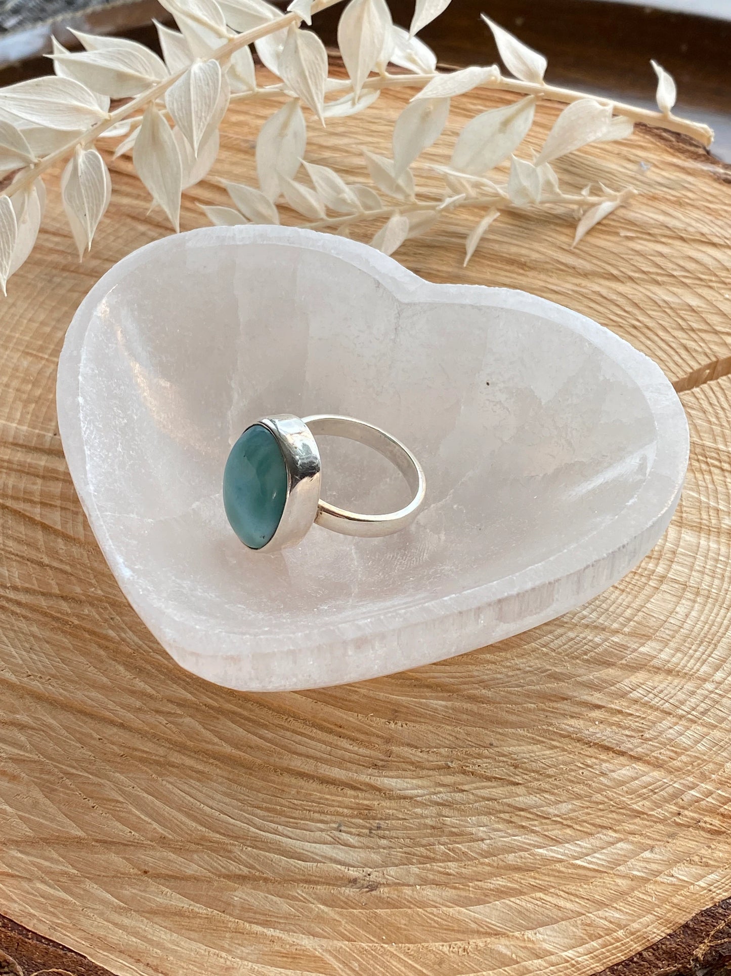 Selenite heart bowl / charging bowl - Cleanses crystals and your energy, Purifying crystal Promoting harmony and calm, Crown Chakra