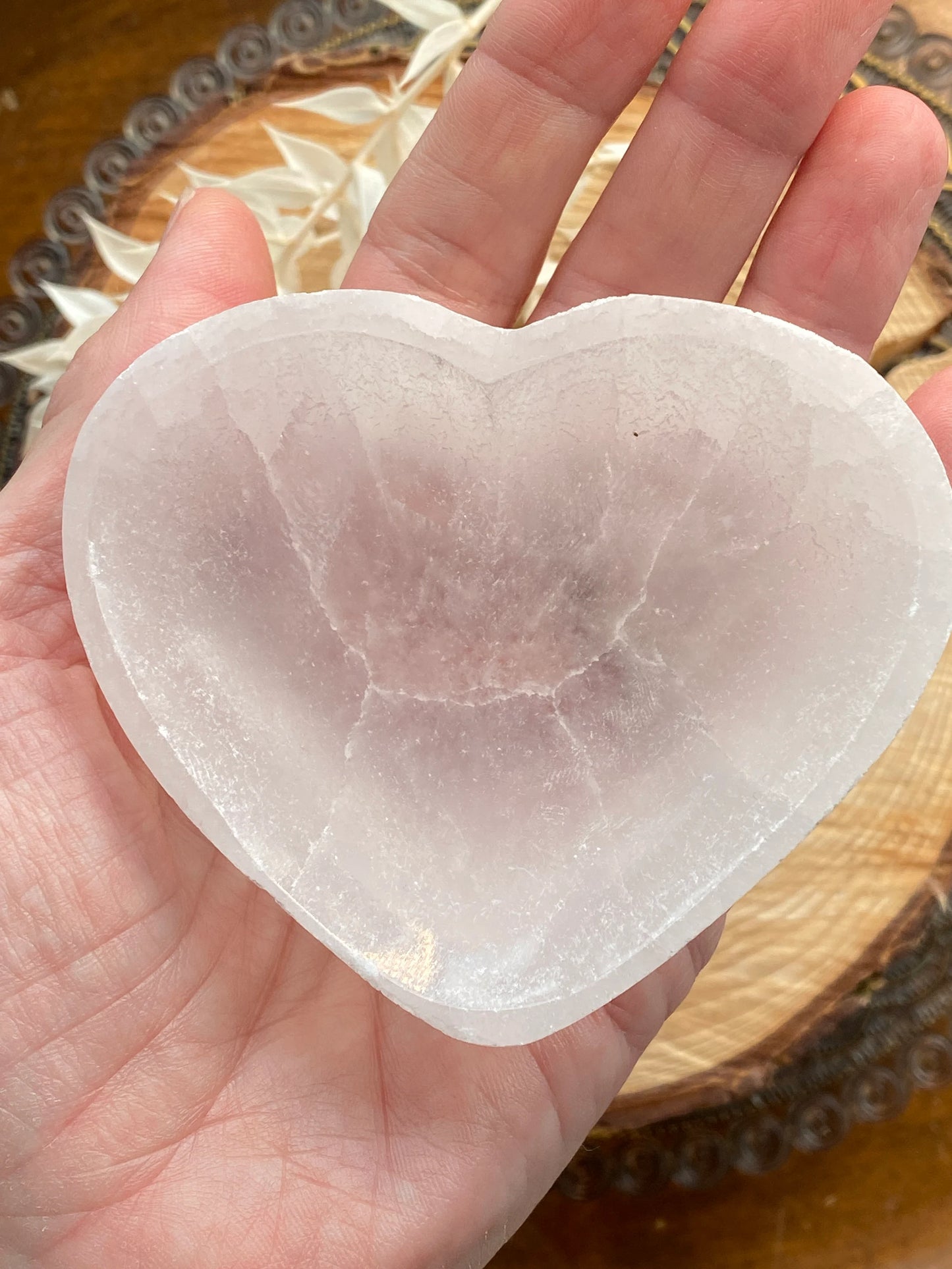 Selenite heart bowl / charging bowl - Cleanses crystals and your energy, Purifying crystal Promoting harmony and calm, Crown Chakra