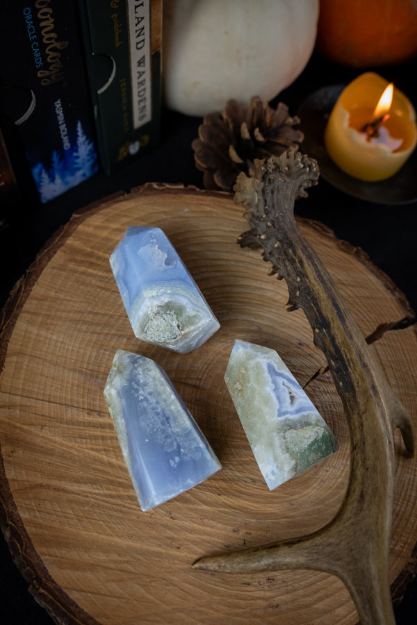 Blue Chalcedony Crystal Point, Nurturing energy, Promotes Peace & Calm, Encourage Self Reflection, Encourages stillness and calm