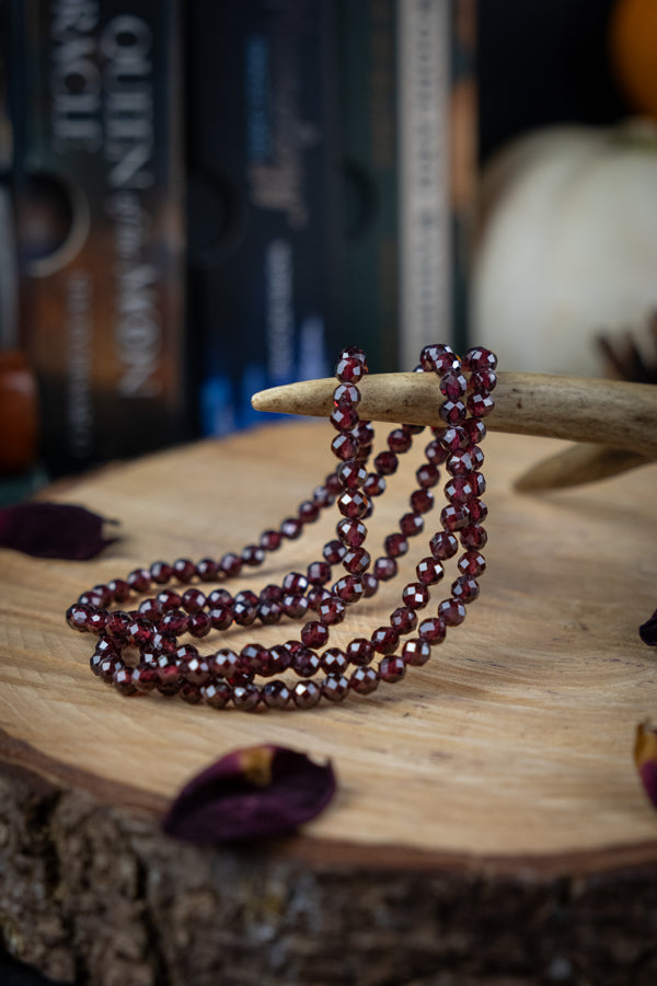 Garnet Crystal Faceted Bracelet, Crystal for love, Crystal for creativity, Vitality, Creativity, Confidence and Protection, Gift for her.