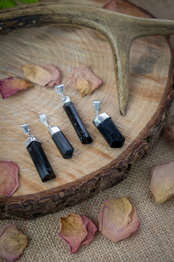 The Best Crystals for Protection - Black Tourmaling