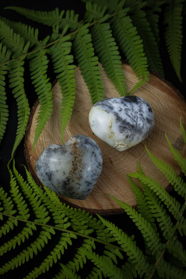 Merlinite (White Plume Agate)