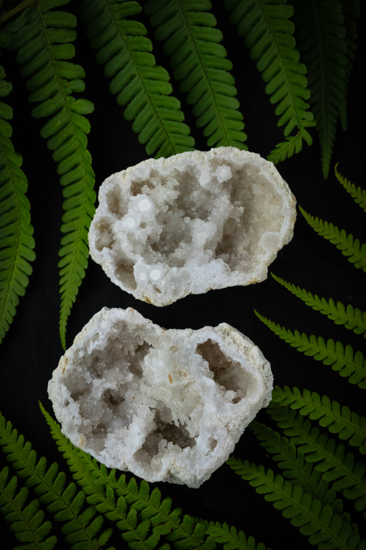 Quartz crystal cave geode, Crystal to calm the mind and relax your spirit.