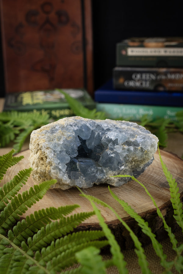 Celestite crystal, Celestite cluster, Small crystal geode, AAA grade, Crystal for calm, Healing crystal, Crystal for peace, Angel crystal.