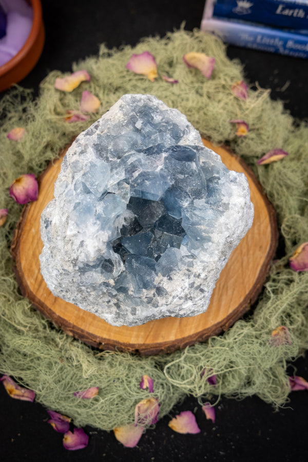 Celestite crystal, Celestite cluster, Small crystal geode, Crystal for calm, Healing crystal, Crystal for peace, Angel crystal.