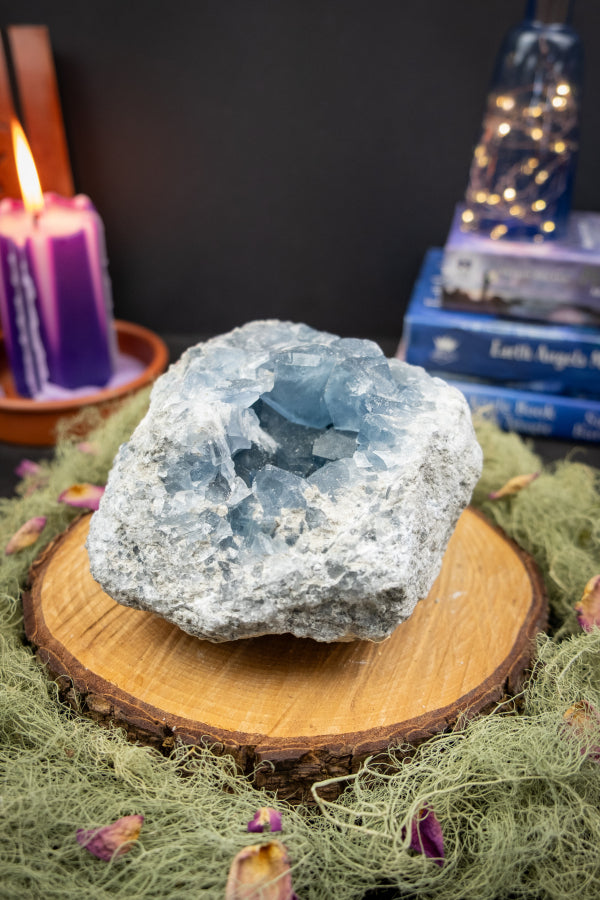 Celestite crystal, Celestite cluster, Small crystal geode, Crystal for calm, Healing crystal, Crystal for peace, Angel crystal.