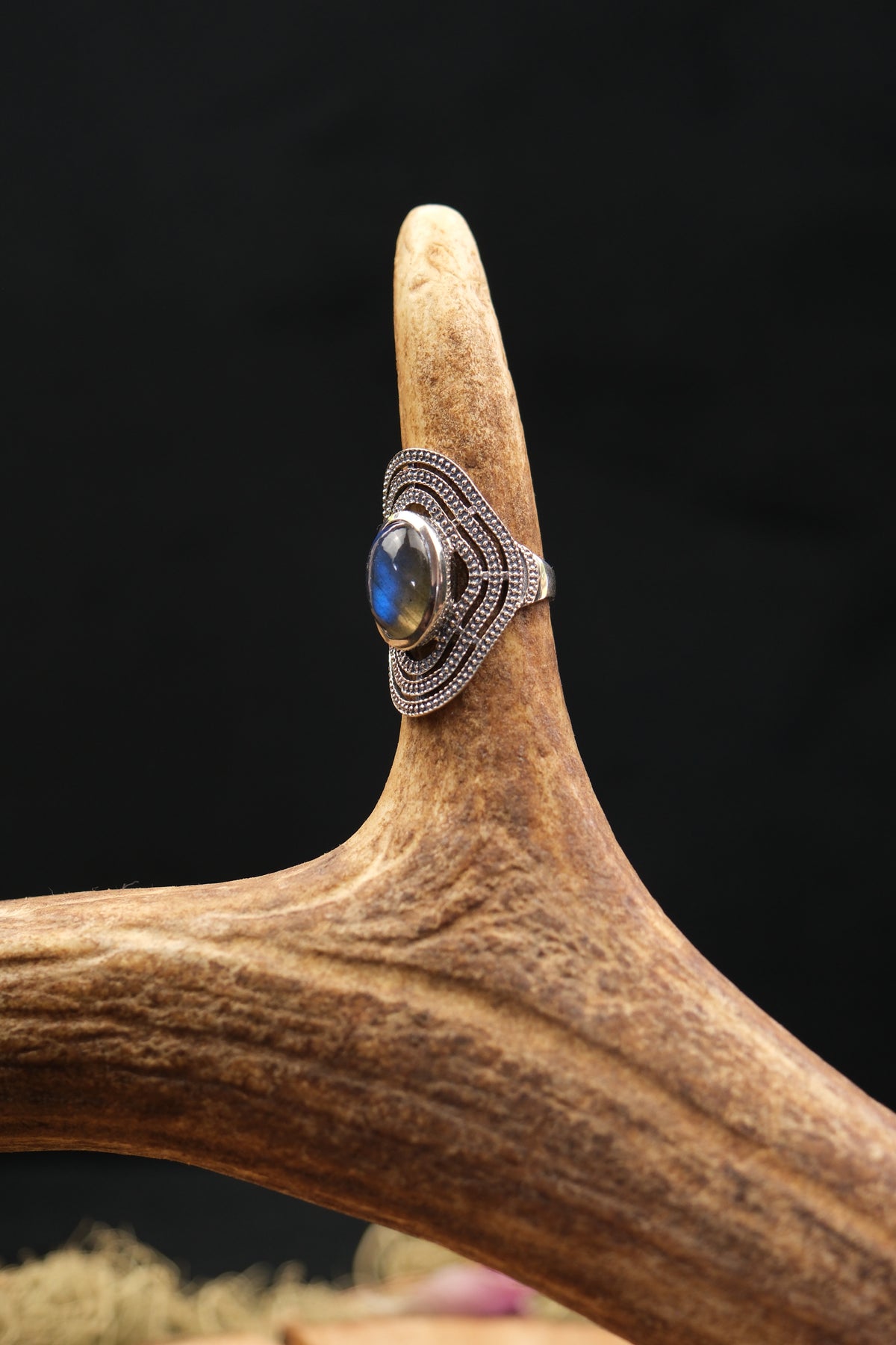 Labradorite Ornate Sterling Silver Ring
