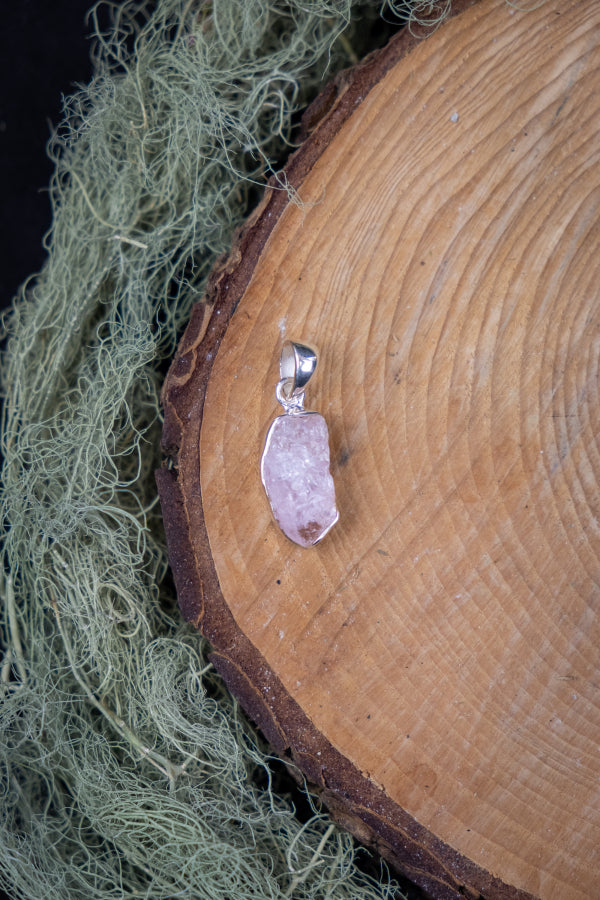 Raw Morganite Silver Pendant, Natural Pink Gemstone Necklace, Healing Crystal Jewellery, Heart Chakra Stone Gift (Copy)