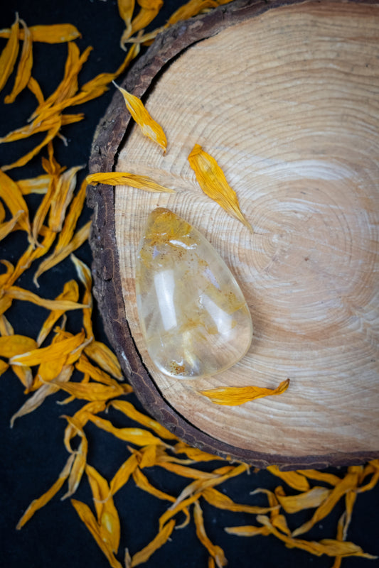 Golden Healer Quartz Freeform, Polished Crystal Stone for Deep Healing and Chakra Alignment, Ethically Sourced from Brazil