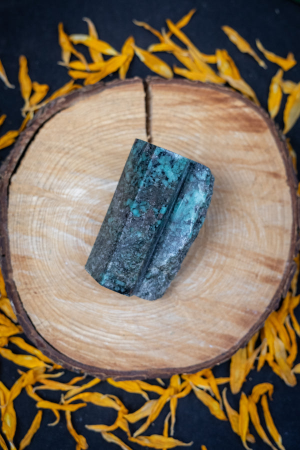 Raw Emerald and Mica Stone, Natural Emerald Crystal with Dark Mica Sparkle, Heart Chakra Healing Gemstone for Love and Growth