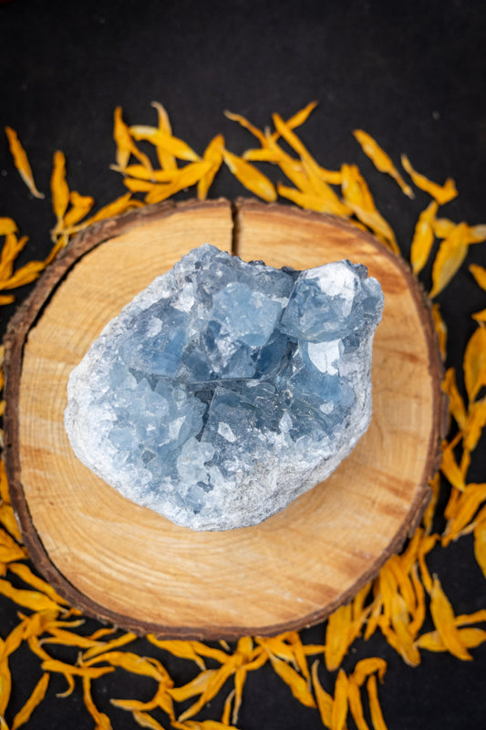 Celestite crystal, Celestite cluster, Small crystal geode, AAA grade, Crystal for calm, Healing crystal, Crystal for peace, Angel crystal.
